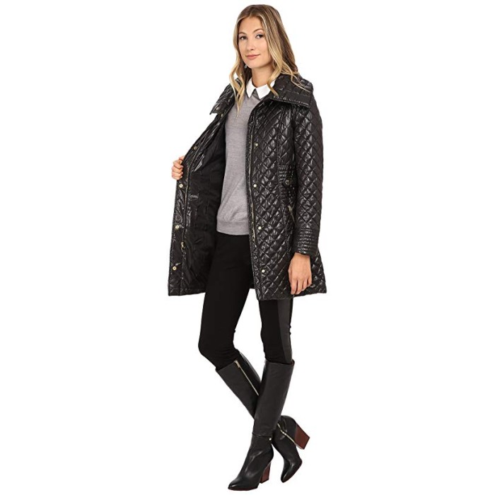 Пальто стьобана Guess